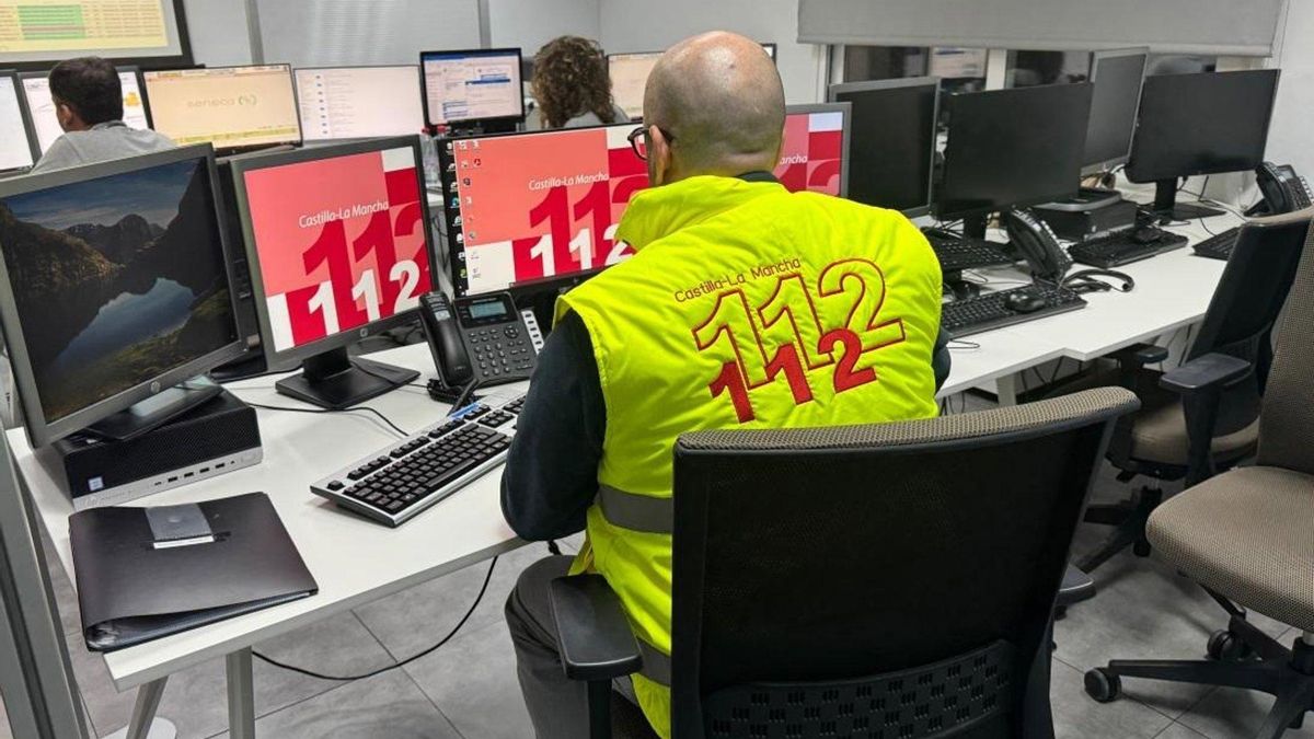 Rescatan a dos hombres tras caer con su avioneta por un barranco en Cuenca