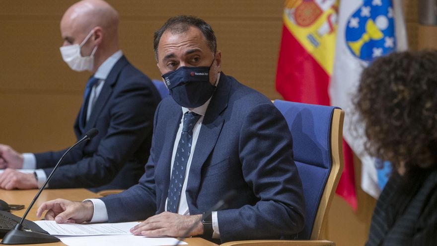 La Xunta facilita que los médicos trabajen también en la privada en medio de las protestas por el deterioro de la sanidad