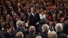 Los reyes, a su llegada a la ceremonia de entrega de los Premios Princesa de Asturias