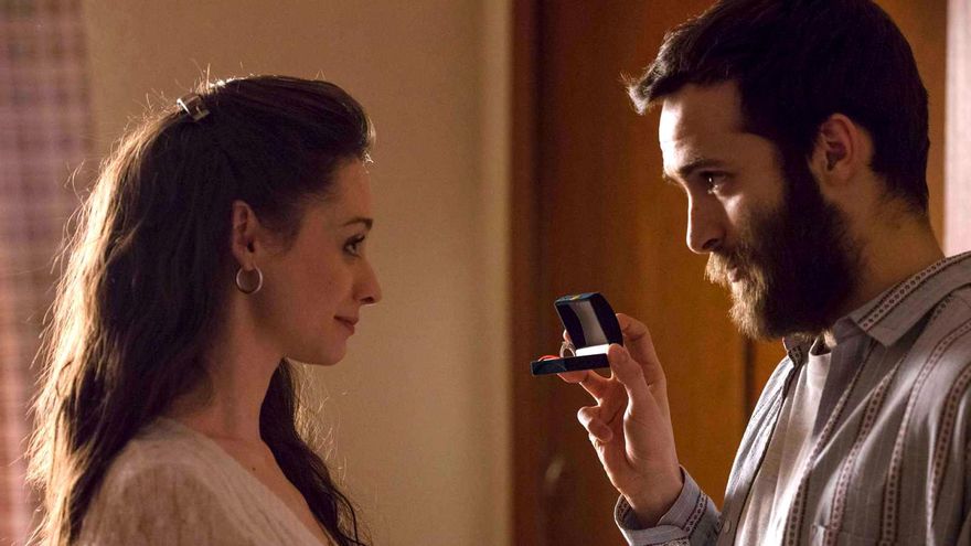 'Cuéntame' desveló por qué rompieron Carlos y Karina, "por culpa" de Donald Trump y el racismo