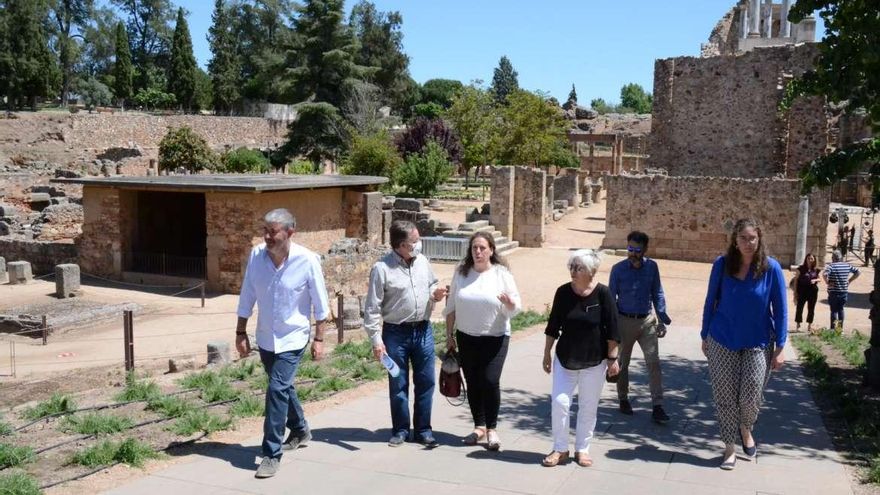 Aquí se ve enlosada la rampa que era de tierra
