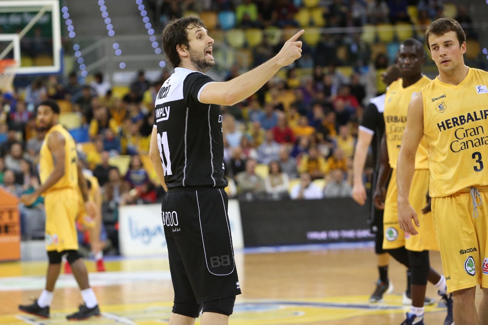 Partido entre el Herbalife Gran Canaria y el Dominion Bilbao Basket en el Gran Canaria Arena. (Alejandro Ramos).