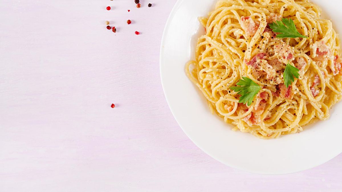 Pasta con salsa carbonara