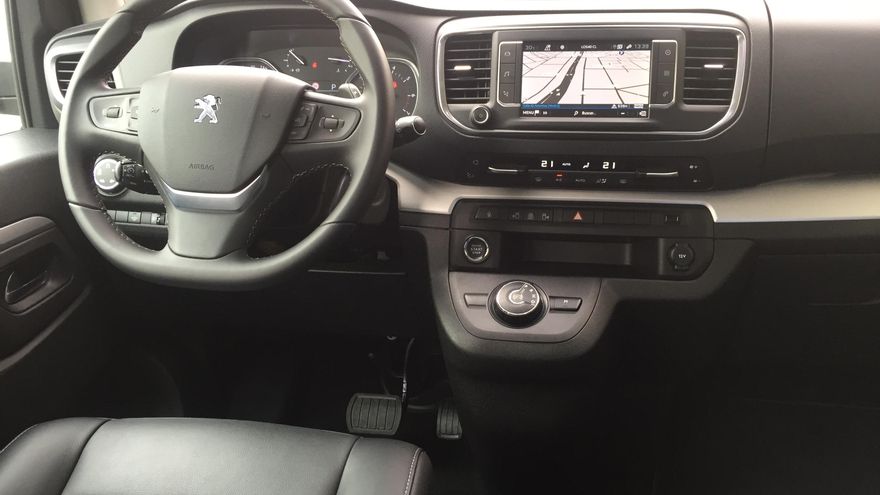 Habitáculo del Peugeot Traveller Long.
