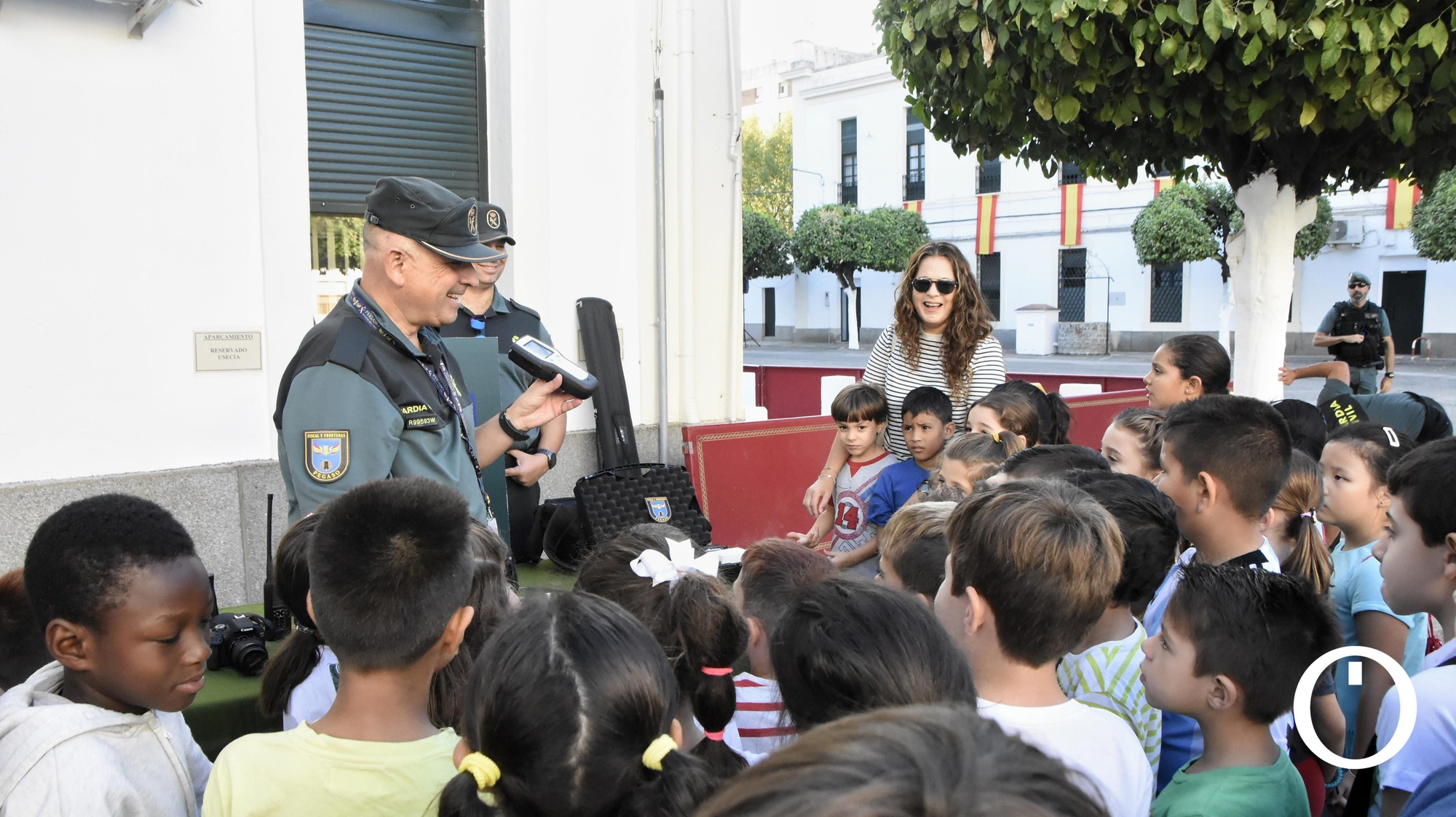Presentación de los medios de la Guardia Civil a más de 700 alumnos.