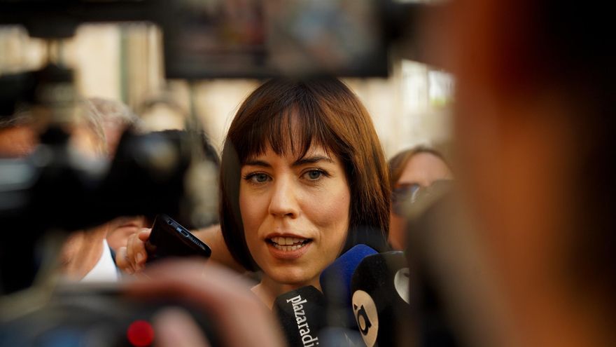 Diana Morant a su llegada a la constitución de Les Corts