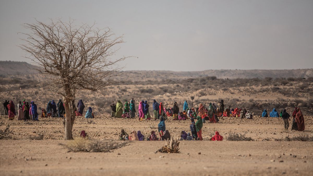 Aunque el planeta contiene enormes volúmenes de agua en suspensión, miles de millones de personas viven sin acceso garantizado a fuentes seguras