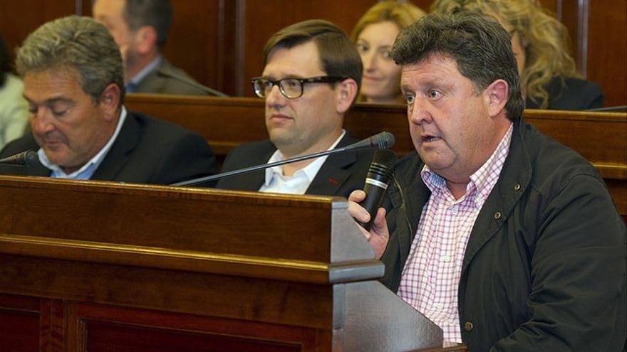 El alcalde del PP de Villahermosa del Río se vacunó en la residencia de mayores municipal