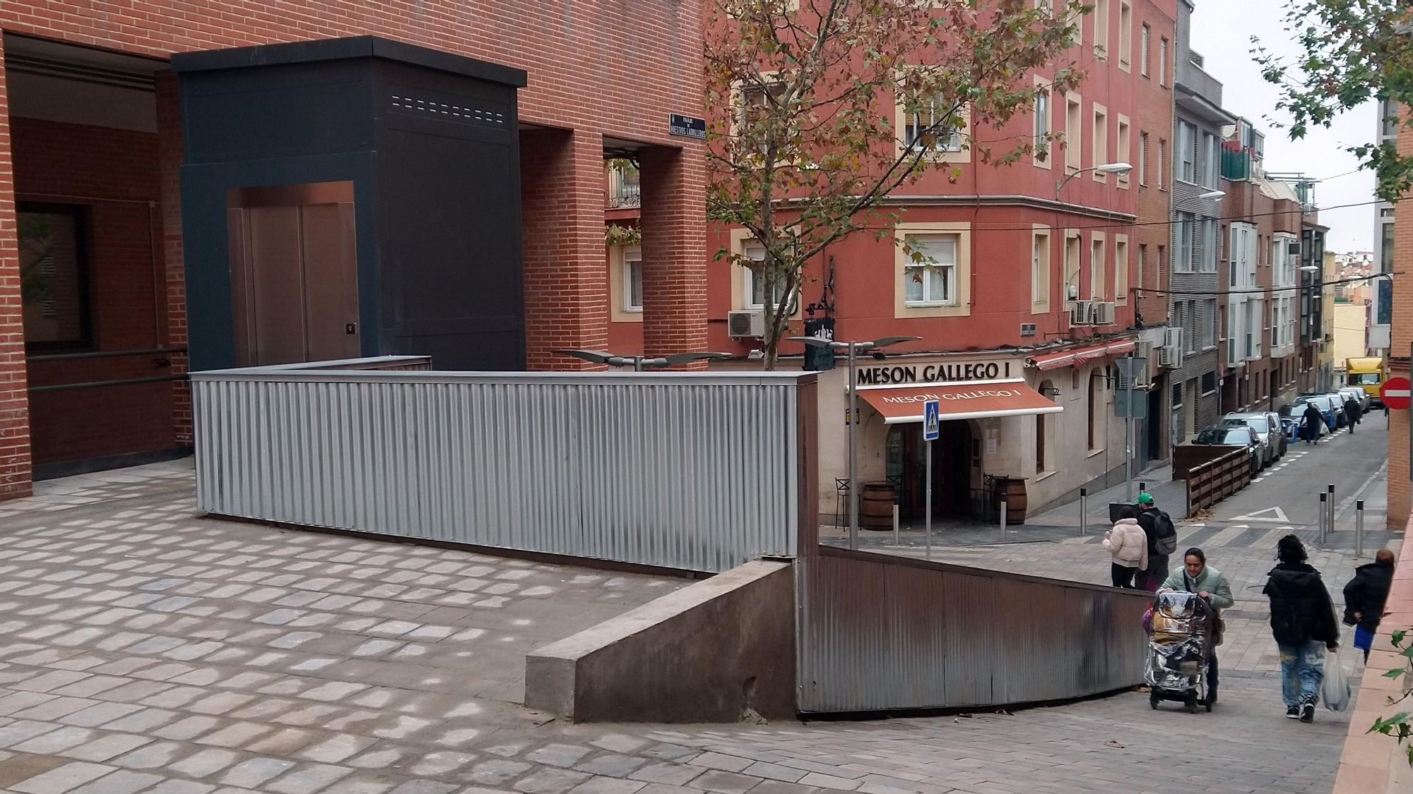 Vista de la plaza de la Remonta reformada