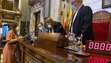 El alcalde de València, Joan Ribó, durante el pleno municipal