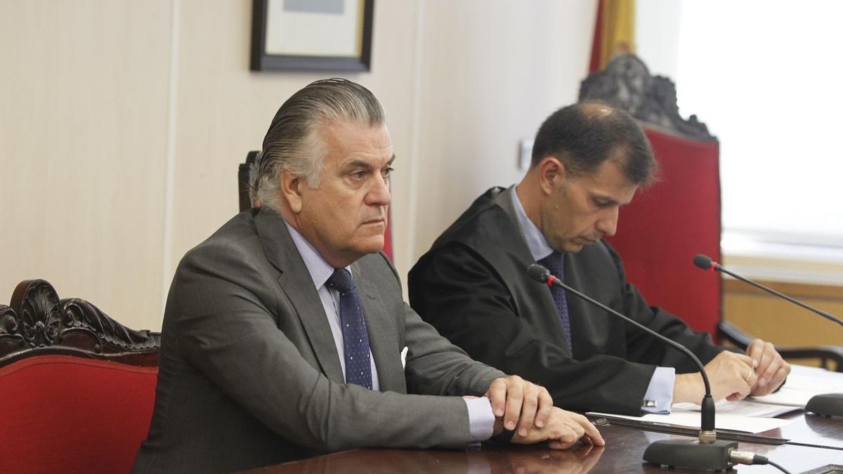 Bárcenas pide volver a ser tesorero del PP y este responde que el puesto está ocupado y es de "máxima confianza"