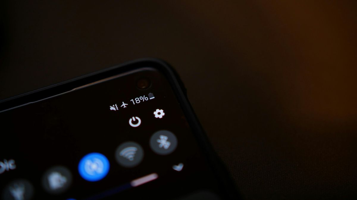 Por qué deberías activar el modo avión con más frecuencia en verano