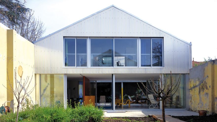 El premio Pritzker de arquitectura, de galardonar a los autores de proyectos costosos e irracionales a premiar los valores sociales