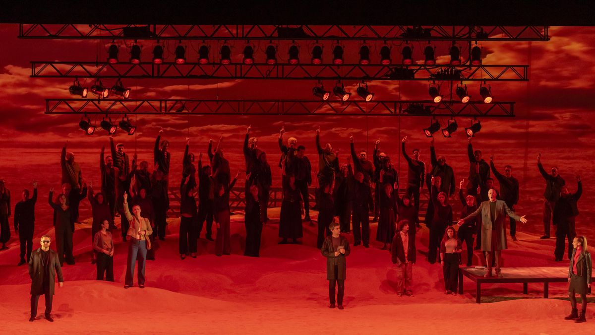 Iluminación en rojo en el segundo acto.