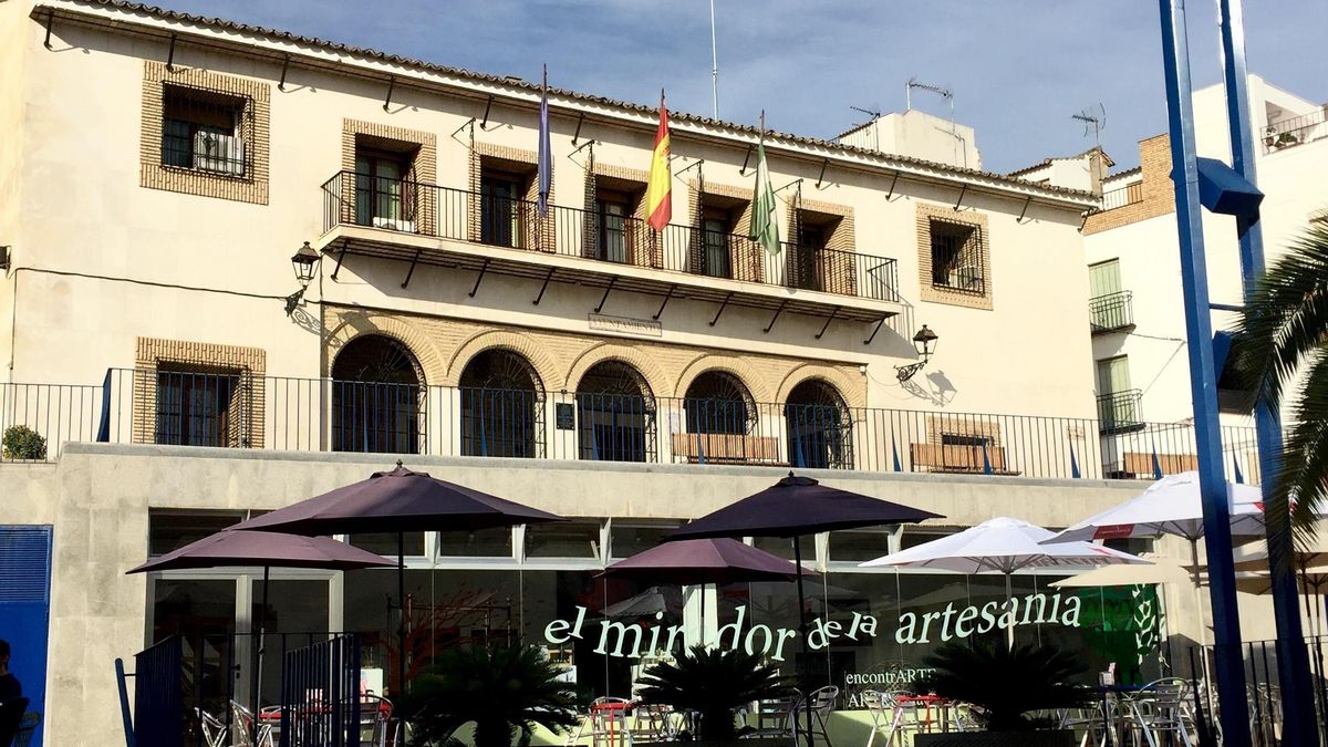 Archivo - El Ayuntamiento de Castro del Río, en una imagen de archivo.