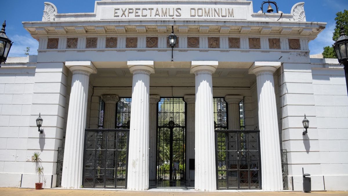 El cementerio de la Recoleta es uno de los más importantes de la Ciudad y un atractivo turístico