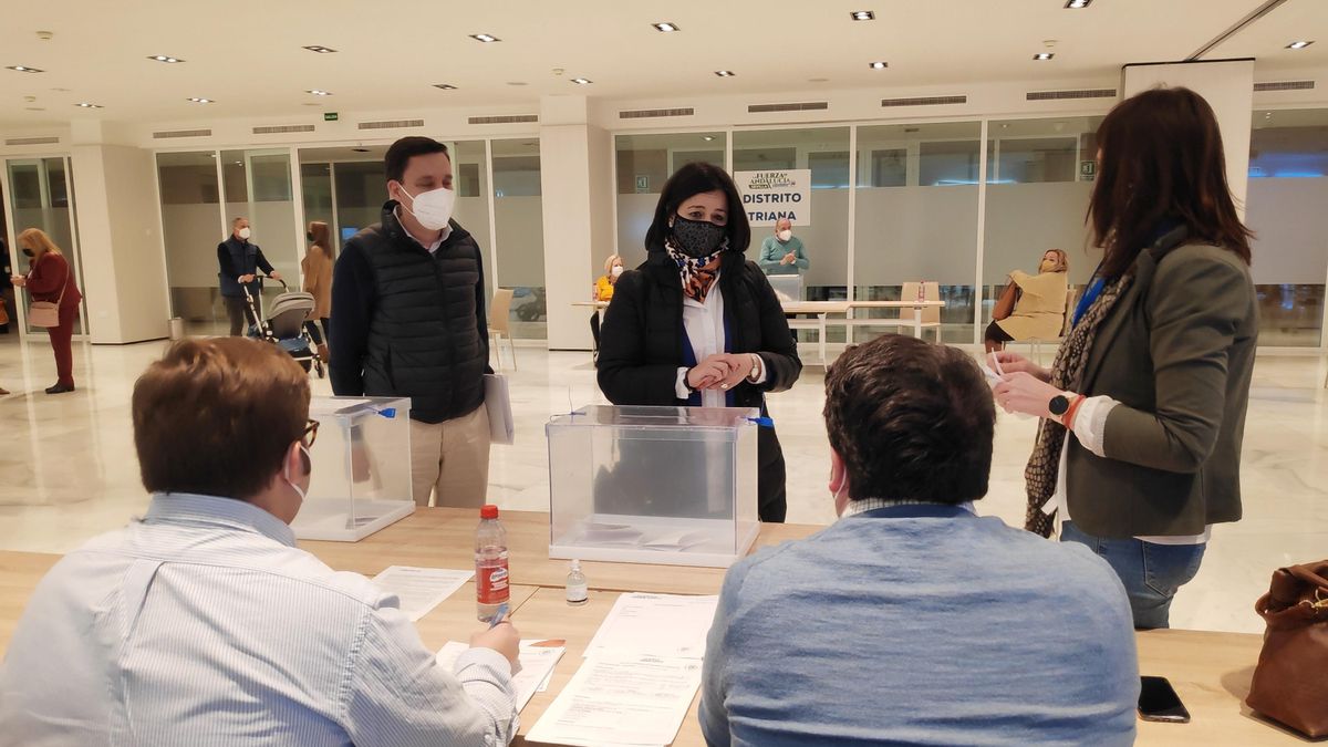 Los resultados provisionales de la votación del PP arrojan 1.176 votos a Virginia Pérez y 742 para Ávila