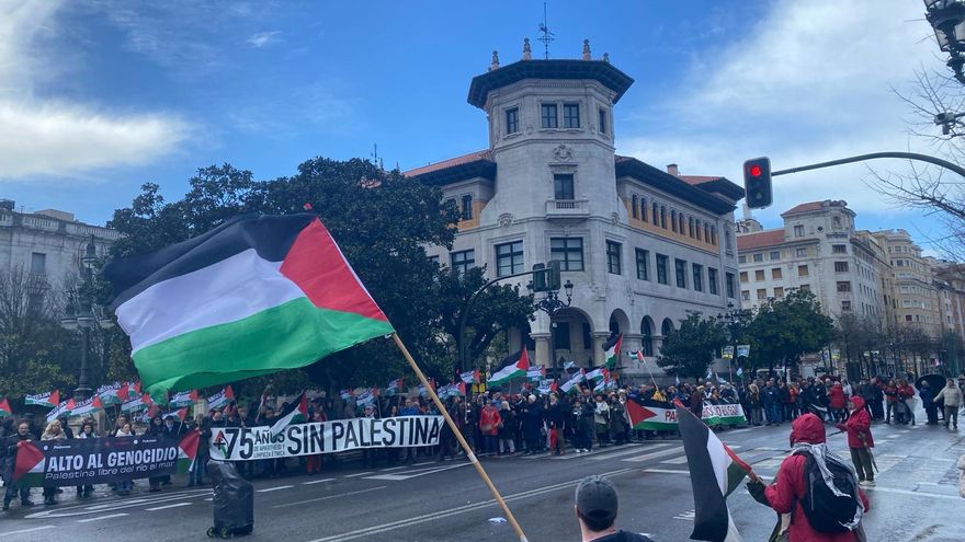 Concentración en la Delegación del Gobierno en Cantabria para condenar el genocidio de Israel