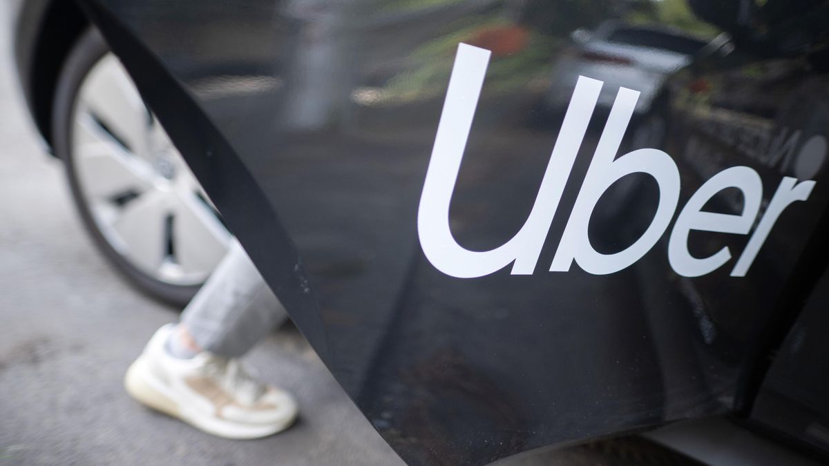 Un pasajero en un coche de Uber en una fotografía de archivo.