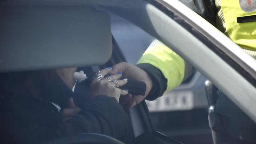 La DGT pide cambiar la tasa de alcoholemia “cuanto antes”: cómo quedaría y plazos para su entrada en vigor