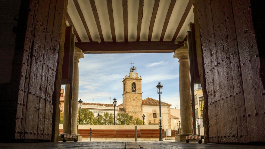 Patrimonio y gastronomía en la ciudad de La Mancha que llegó a albergar más de 2.000 cuevas para hacer vino