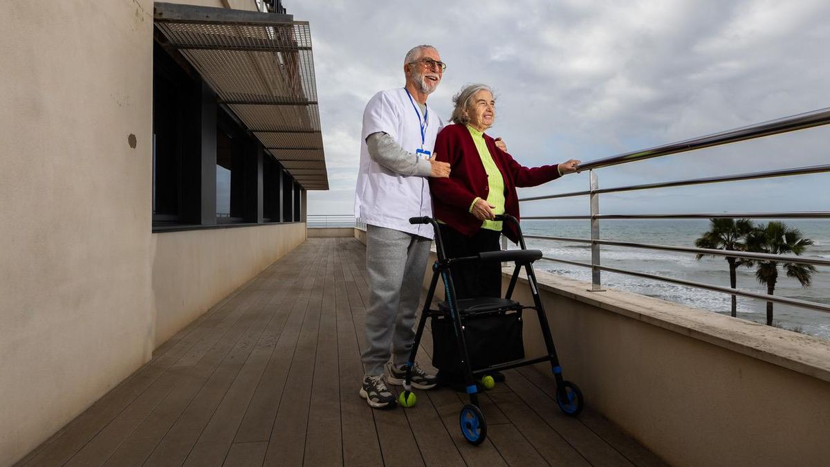 Los voluntarios, el alivio de las personas que están solas: "Son nuestros ángeles custodios"