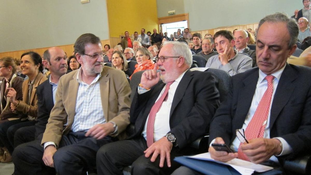 Rajoy critica al PSOE por "negar" que "vamos a mejor" y avanza noticias económicas "positivas" próximamente