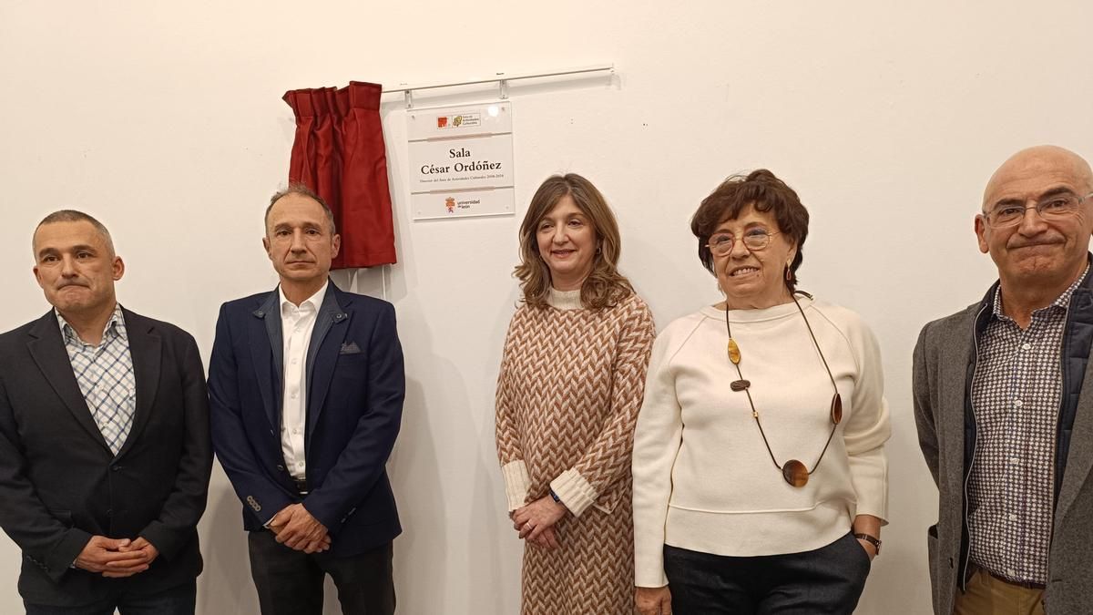 La Universidad de León celebra la despedida de César Ordóñez después de 17 años al frente del área de Cultura.