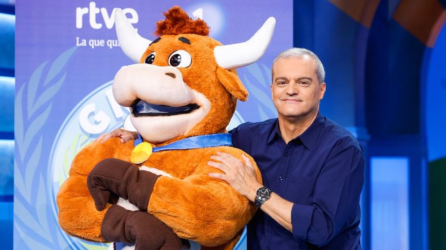 Ramón García con la 'Supervaquilla' del nuevo 'Grand Prix'