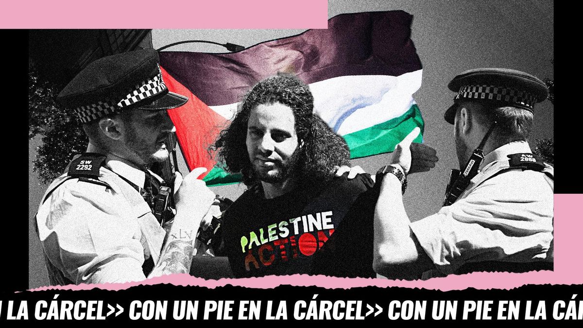 Montaje: un joven es detenido por llevar una camiseta de Palestine Action en Londres frente a una bandera palestina en una manifestación madrileña