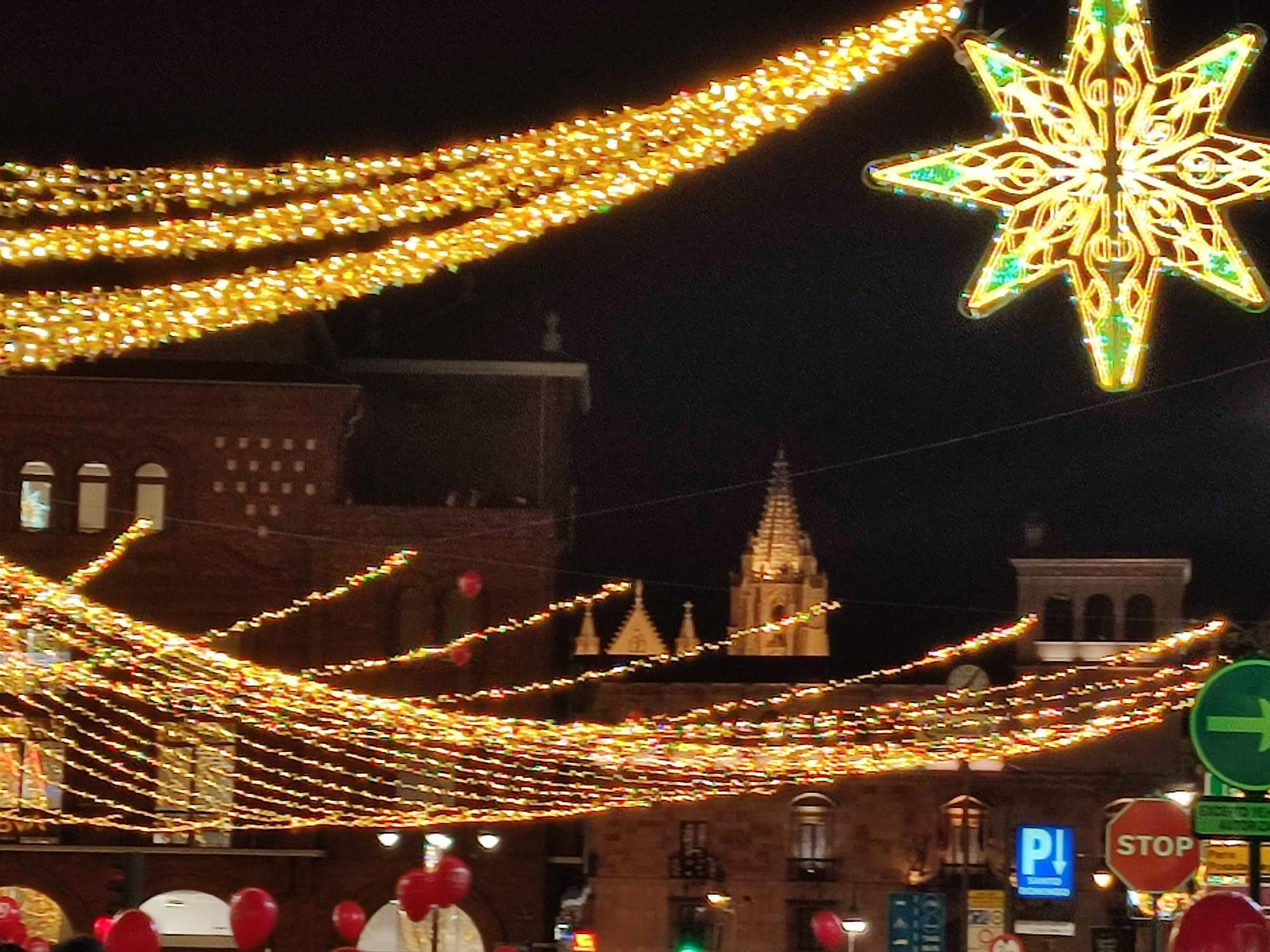 Las imágenes de cómo brilla la Navidad en el centro de León