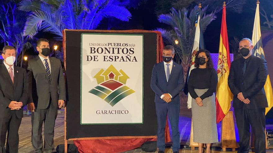Cartel con la distinción a Garachico como uno de los Pueblos más bonitos de España