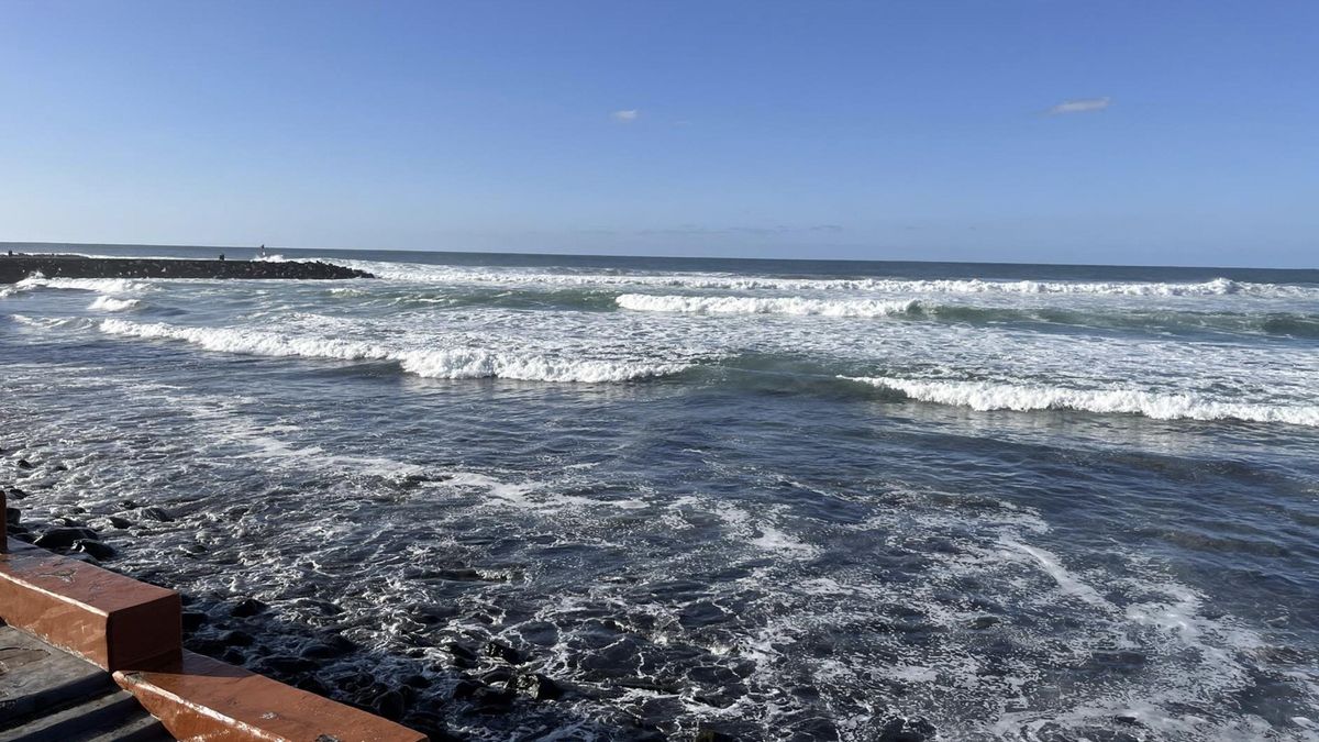 Domingo poco nuboso en Canarias salvo al norte, con posible lluvia, y con hasta 30 grados