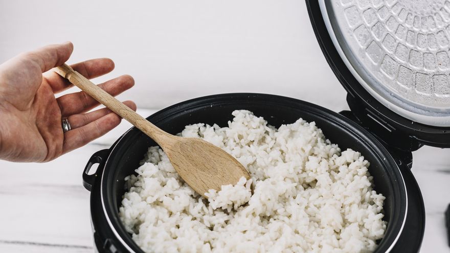 Más allá del arroz blanco: tres recetas nutritivas y sabrosas que puedes preparar con tu arrocera