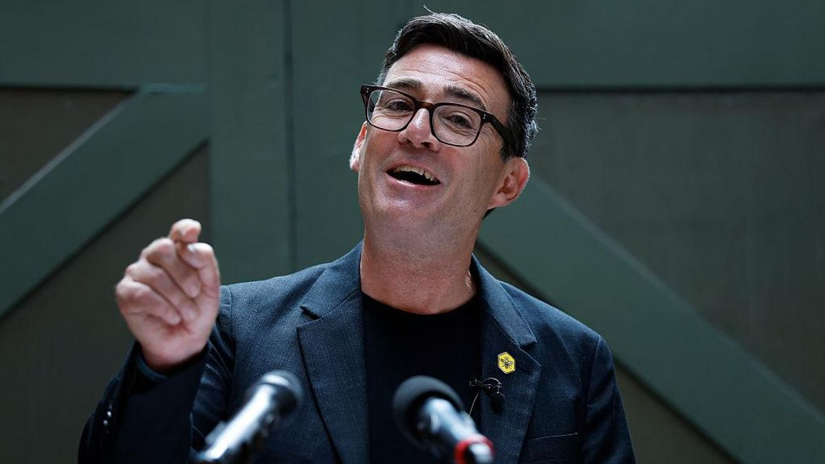 Andy Burnham, diputado y aspirante a primer ministro del Reino Unido, durante su discurso este lunes en Mánchester.