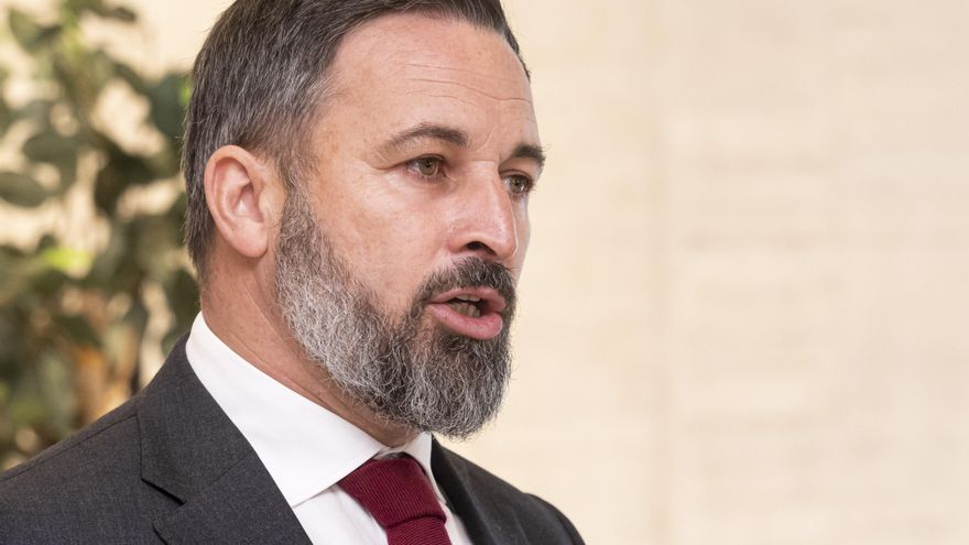 El presidente de Vox, Santiago Abascal, interviene en el acto de toma de posesión del cargo de Mañueco como presidente de la Junta de Castilla y León, en la sede de las Cortes de Castilla y León, a 19 de abril de 2022, en Valladolid, Castilla y León