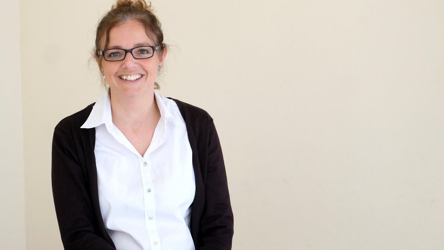 Lucrecia Hevia, directora de elDiario.es Andalucía, premio Plaza de España por su defensa y difusión de los valores democráticos