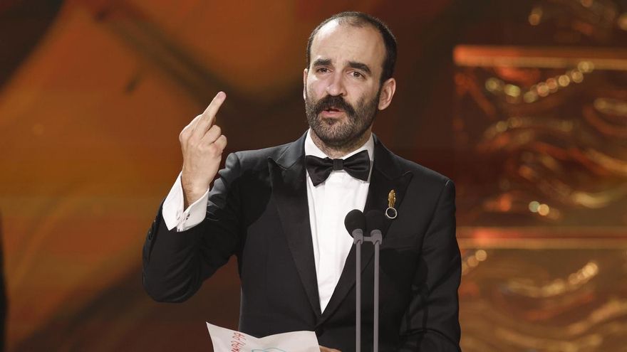 Eduard Sola vuelve a conquistar con su discurso en los Goya: "Apostemos por una crianza que no necesite supermadres"