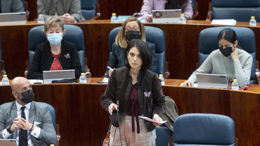 Archivo - La portavoz adjunta del PSOE, Pilar Sánchez Acera, en un pleno de la Asamblea de Madrid, a 2 de diciembre de 2021, en Madrid.