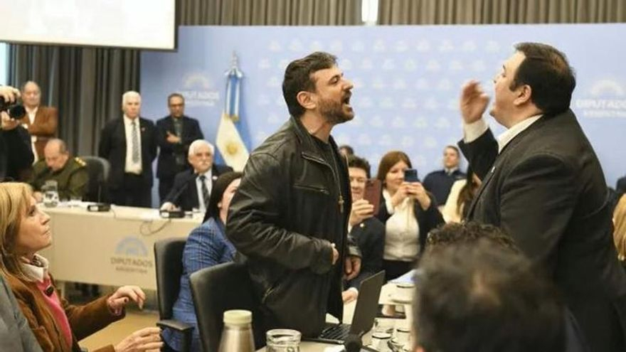 LLA y aliados presentaron proyectos para remover a Grabois de su banca tras la pelea en Diputados por la Ley de Tierras