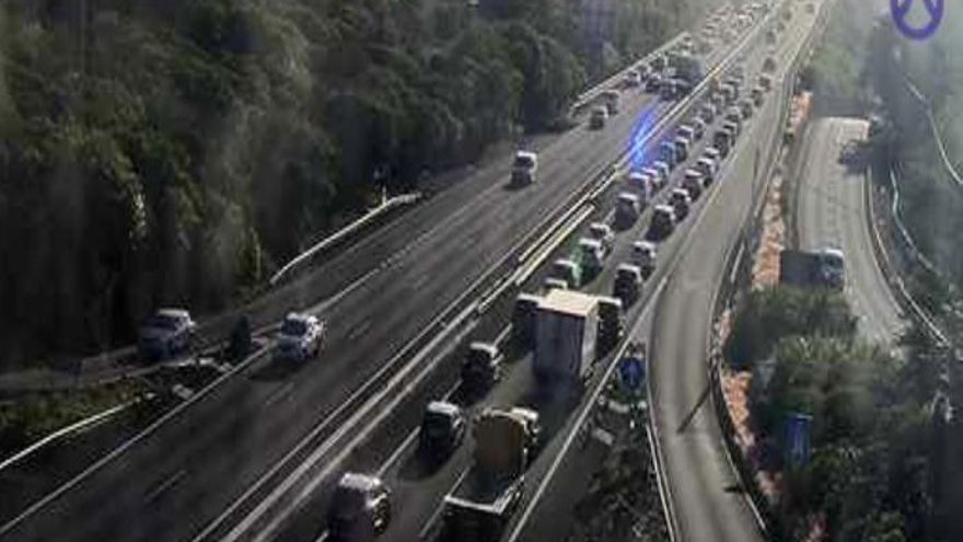 Atasco en la TF-5 también en sentido contrario justo en el punto en el que se ha producido el accidente
