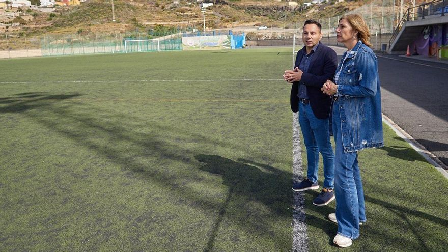 La consejera Yolanda Moliné visita las instalaciones deportivas de Fasnia