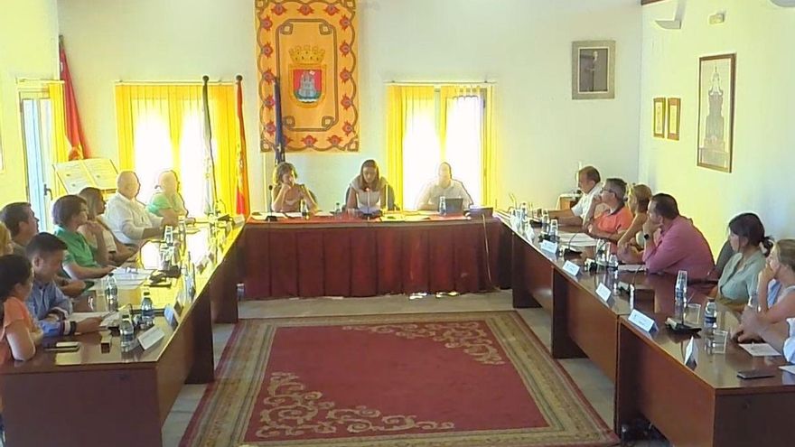 Dimite un concejal del PP de Cantillana y evidencia la ruptura interna tras un voto en blanco del PP que dio la Alcaldía al PSOE