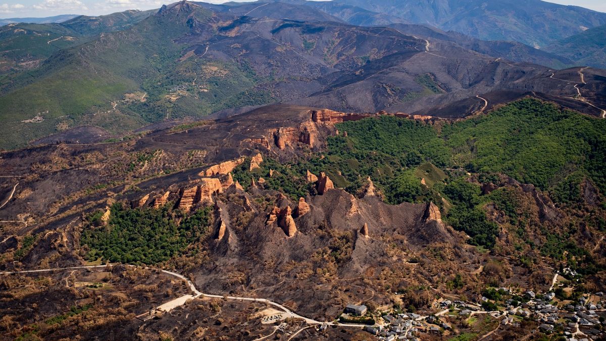 La desolación de Las Médulas tras los incendios, a vista de pájaro de Greenpeace.