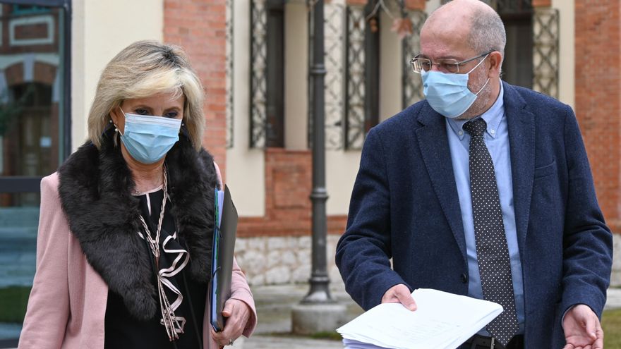 La consejera de Sanidad, Verónica Casado, y el vicepresidente de Castilla y León, Francisco Igea.