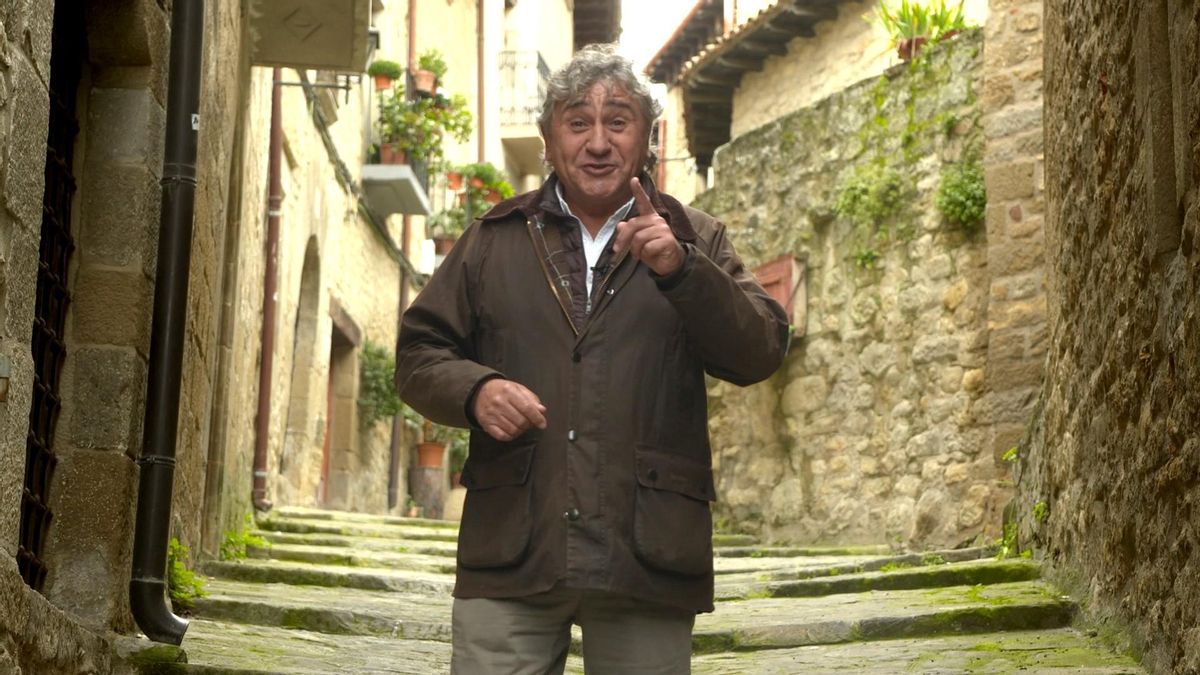 Aragón TV premia con un programa al humorista que desveló en un acto del PP en Zaragoza un lapsus de Pilar Alegría