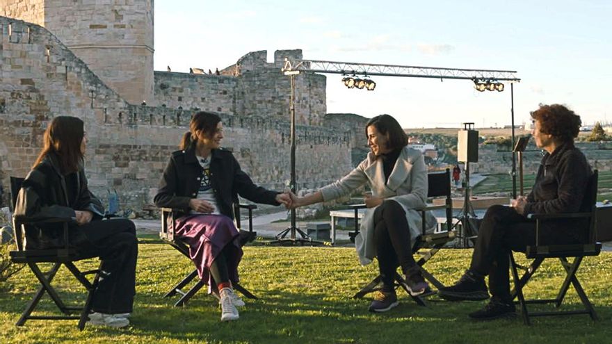 Ana Pastor reunió a Nevenka con las responsables de su película: "Has cambiado el sentido común español"