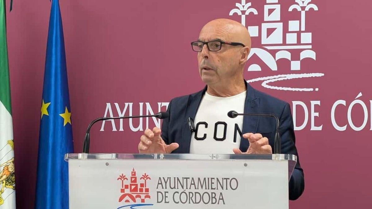 El PSOE exige más limpieza y personal de apoyo en la empresa Sadeco para el Mayo Festivo