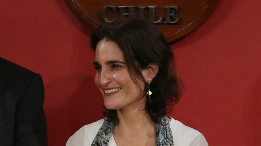 En la imagen un registro de la ministra chilena de Trabajo, María José Zaldívar, quien afirmó que "estas indicaciones surgen de un diálogo abierto entre todos los sectores políticos y recoge la mirada de la ciudadanía".