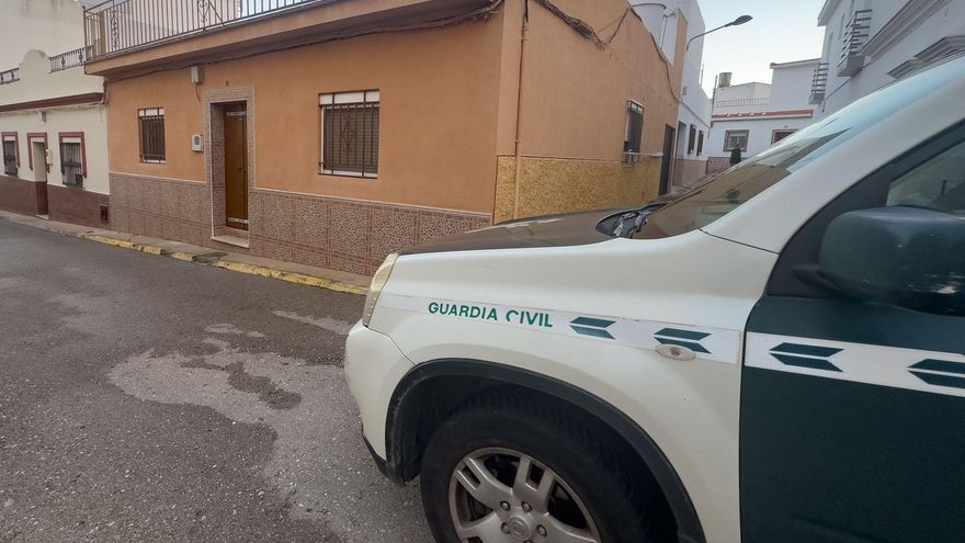 Las Cabezas de San Juan, un pueblo alterado por un asesinato aún sin pistas